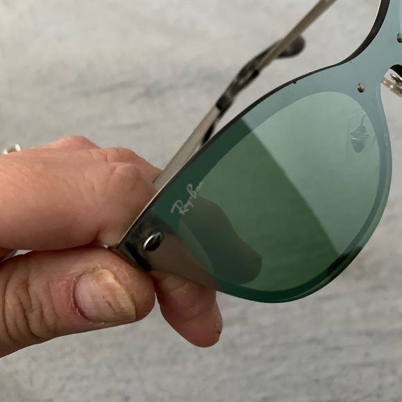 Ray-Ban Sunglasses - Picture 3 of 4